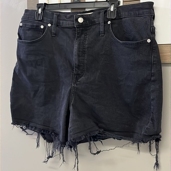 Madewell Women’s High Rise Denim Black Distressed Shorts- Size 33 - Picture 2 of 14